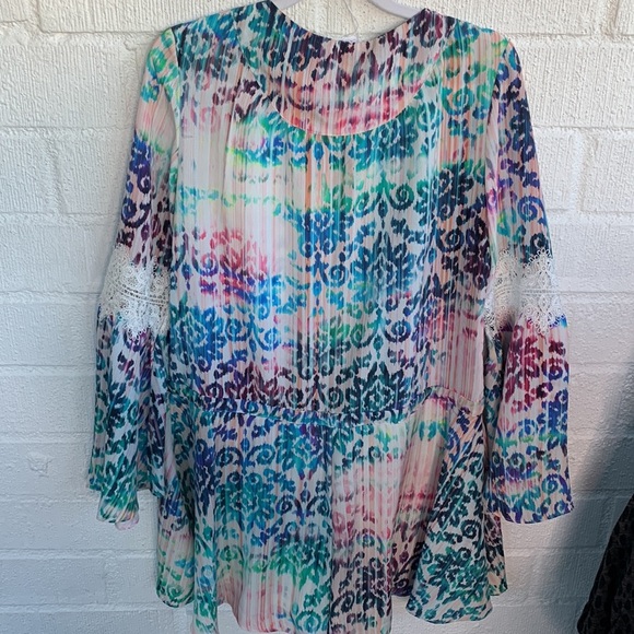 Revolve Pitanga Pastel Bell Crochet Sleeve Romper size P - Picture 8 of 8